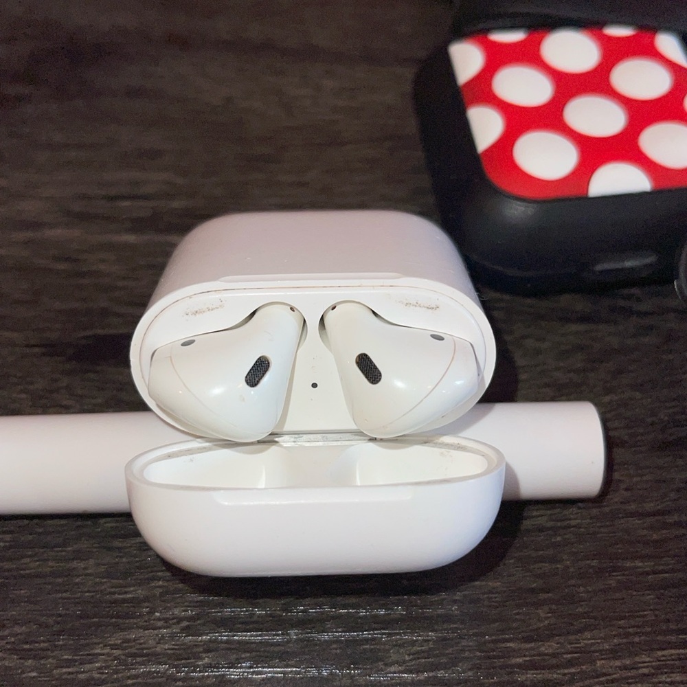 Apple AirPods